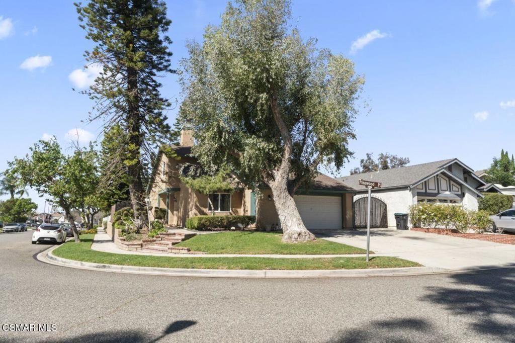 Photo of 2461 Pinewood Place, Simi Valley, CA 93065 (MLS # 226001332)