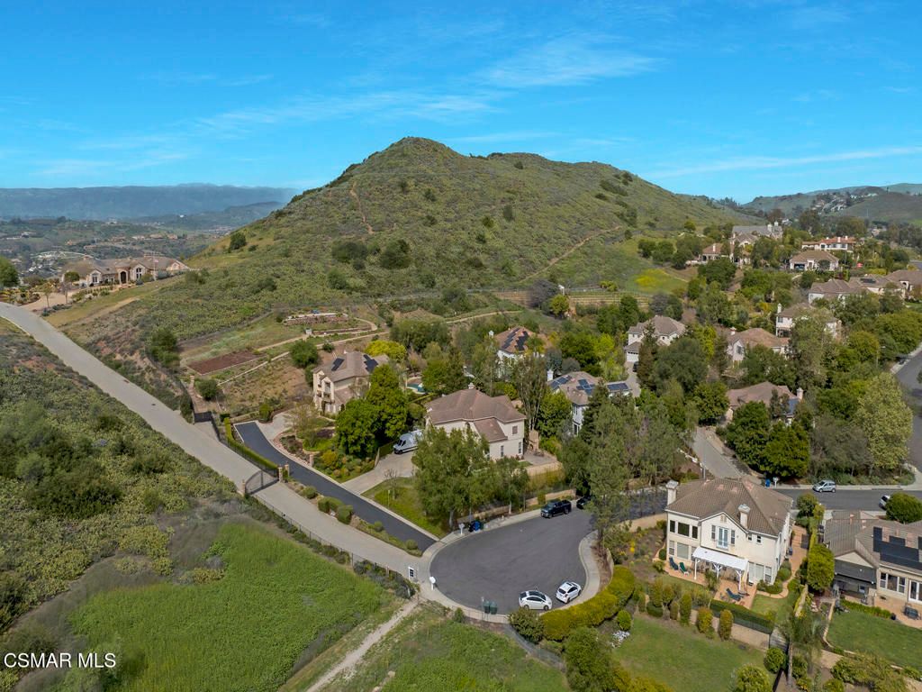 listing image 130724394687289858879
