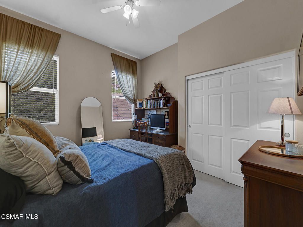 listing image 130723704782310674057