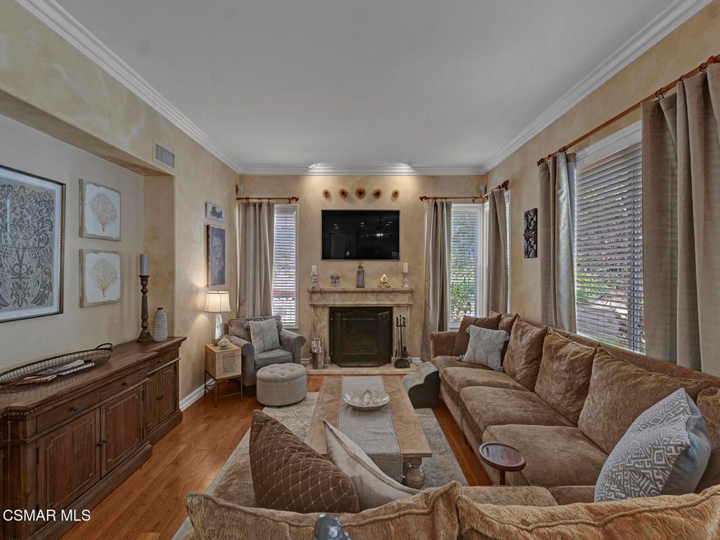 listing image 130725707380789564145