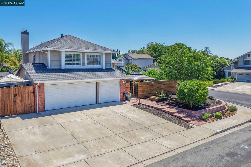 300 Helena Ct