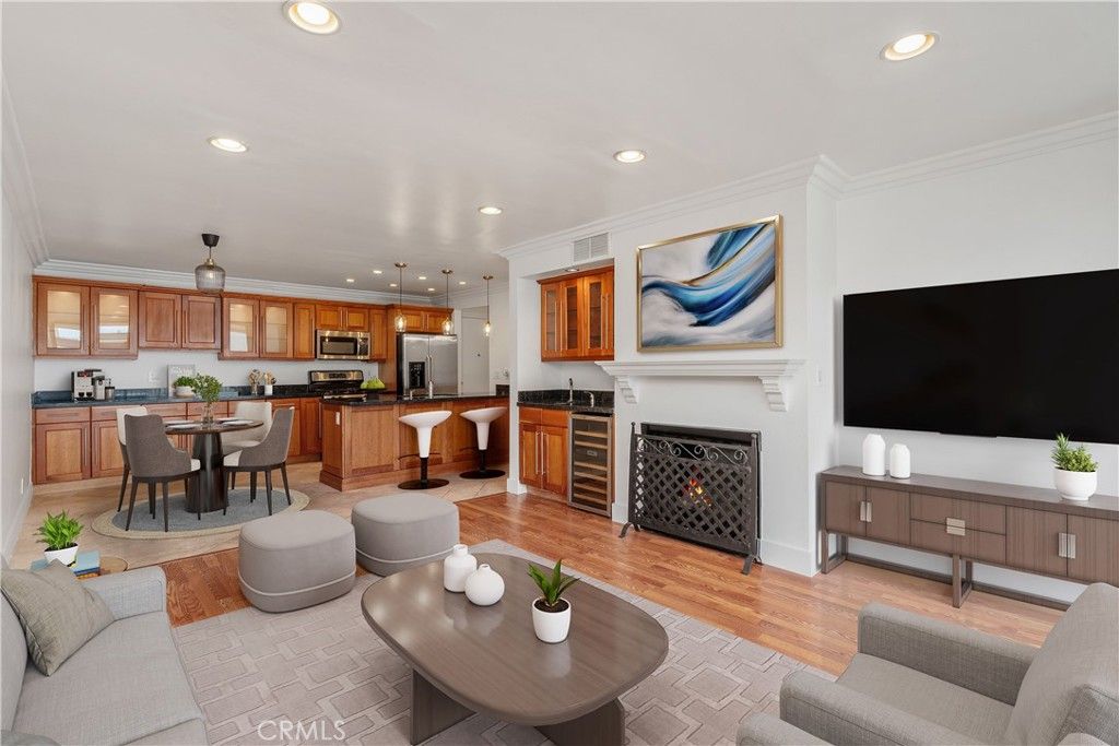 Photo of 911 N Kings Road #319, West Hollywood, CA 90069 (MLS # OC25159828)