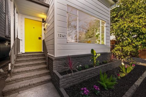 Photo of 1241 1241 Park Ave Ave, Alameda, CA 94501 (MLS # 41123892)