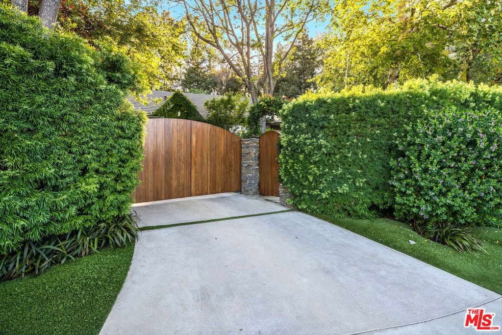 19012 Dorlon Drive