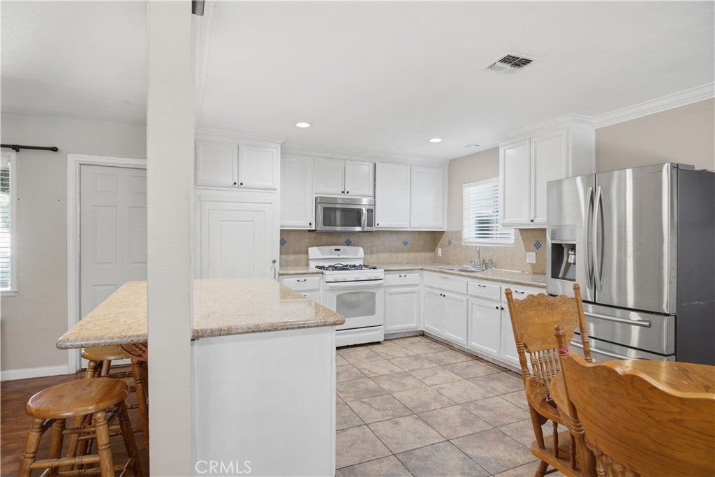 354 N Santa Inez