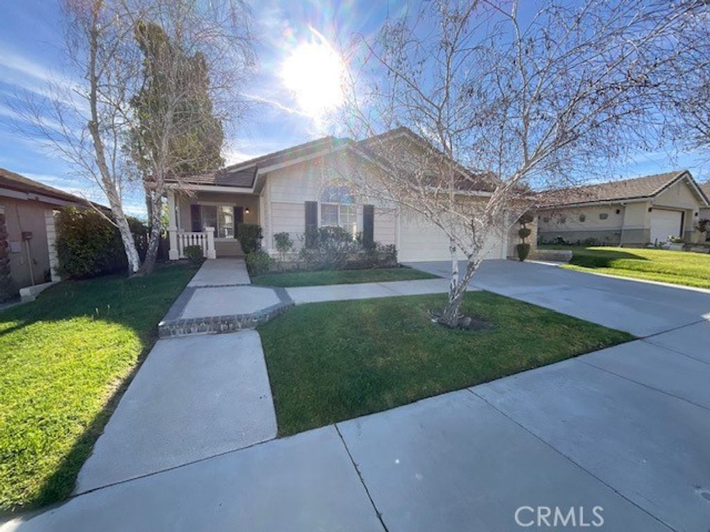 Photo of 25858 Webster Pl, Stevenson Ranch, CA 91381 (MLS # SR26044044)
