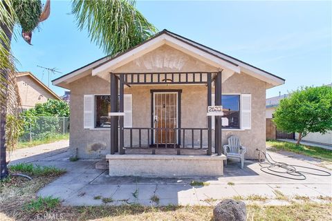Photo of 2620 W Olive Avenue, Fullerton, CA 92833 (MLS # IG26090753)