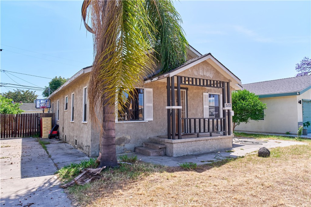 2620 W Olive Avenue