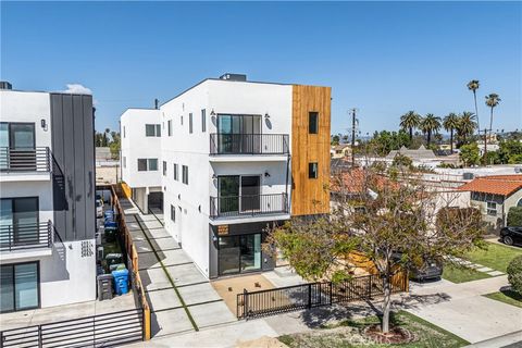 Photo of 2847 S Victoria AVE, Los Angeles, CA 90016 (MLS # BB26133054)