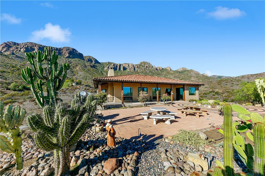 8400 Mipolomol Road