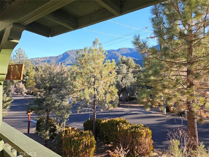 Great location with a panoramic view of the mountains surrounding Pine Mountain Club. Very close from the village center and all amenities PMCPOA offers for members and guests. Freshly painted inside with a new flooring in two bedrooms, including master.
