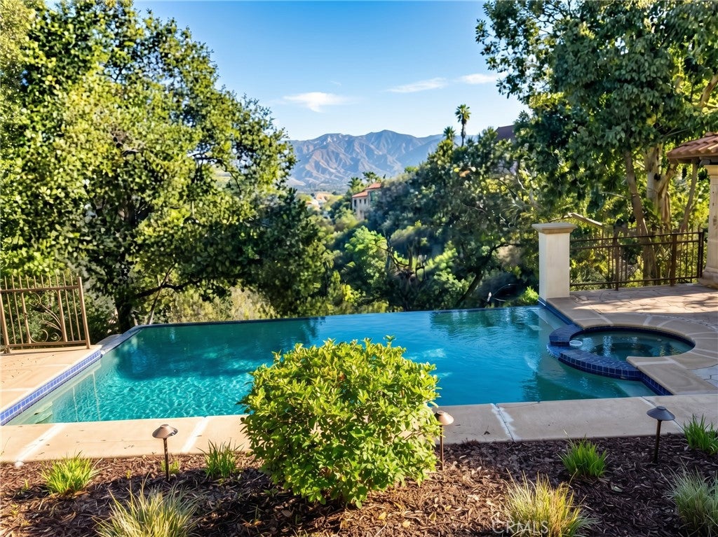 23240 Ridge Line