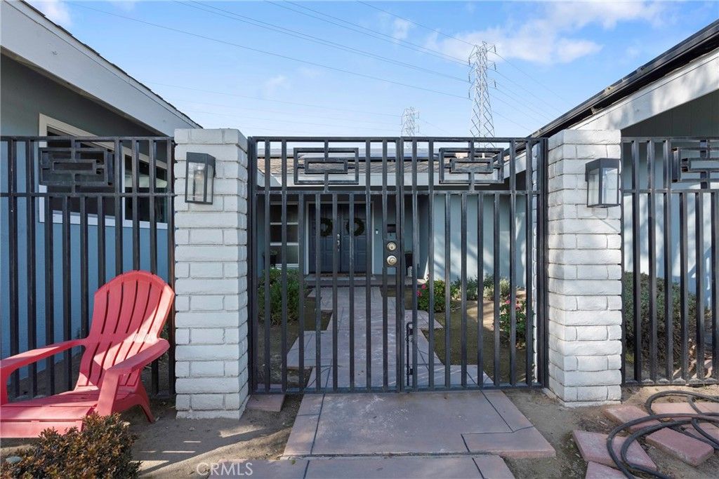 Photo of 3112 Audubon Dr, Bakersfield, CA 93301 (MLS # OC26057630)