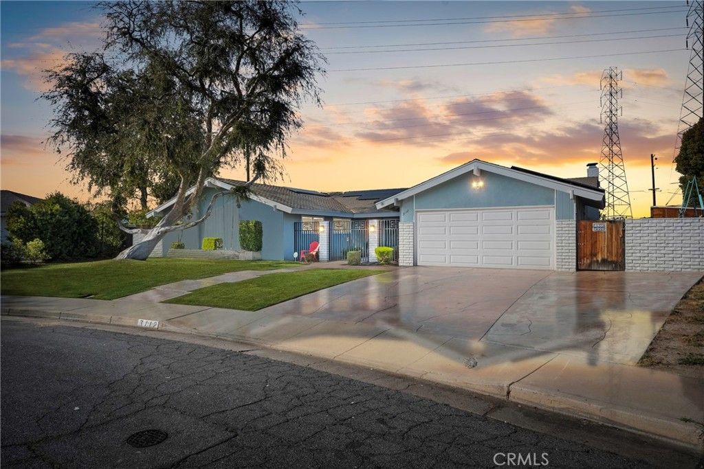 Photo of 3112 Audubon Dr, Bakersfield, CA 93301 (MLS # OC26057630)