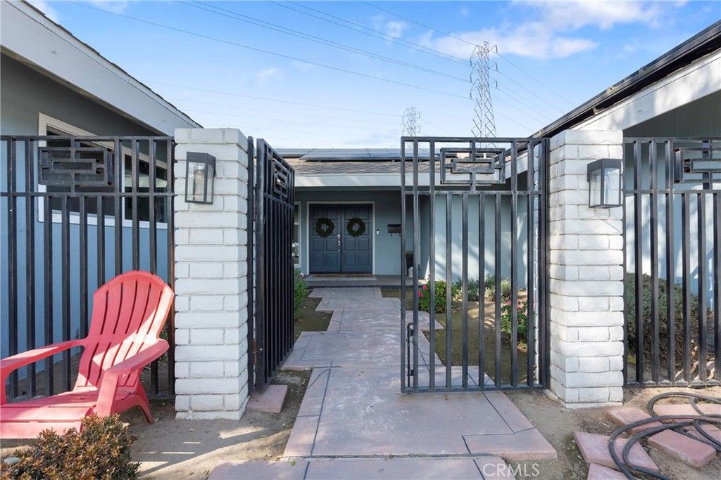 Photo of 3112 Audubon Dr, Bakersfield, CA 93301 (MLS # OC26057630)