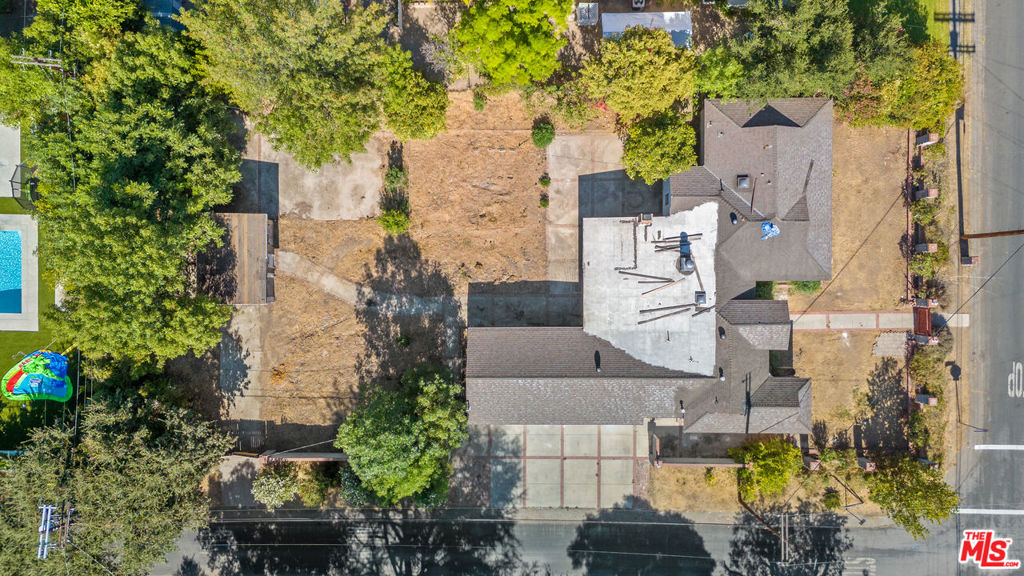 23357 Hatteras Street