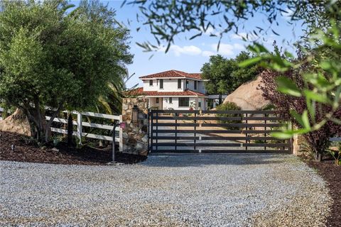 41950 Hacienda Dr Murrieta CA 92562