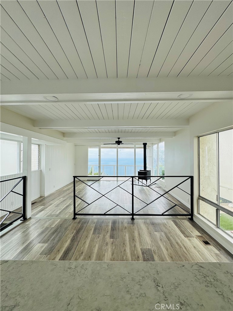 825 La Mirada