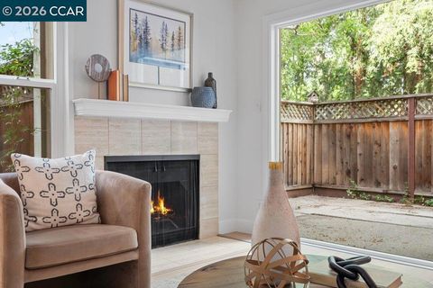 Photo of 517 Garden Creek Pl Pl, Danville, CA 94526 (MLS # 41131941)