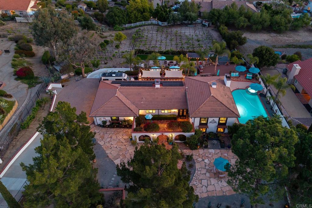 2763 W VICTORIA DR