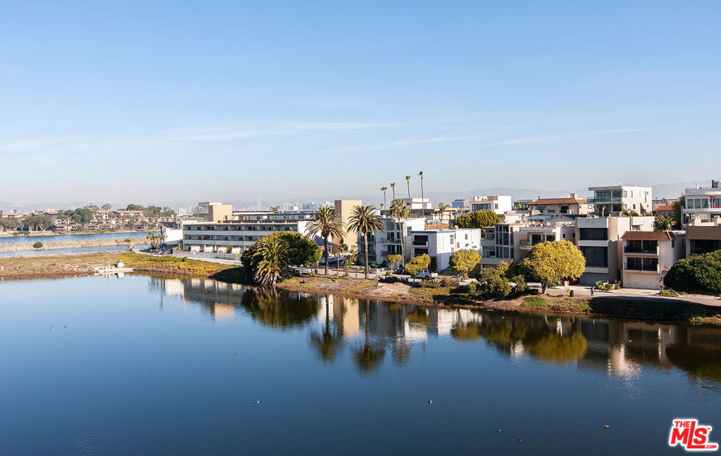 6400 Pacific Avenue 312