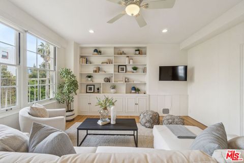 Photo of 855 S Serrano Avenue #43A, Los Angeles, CA 90005 (MLS # 25562347)