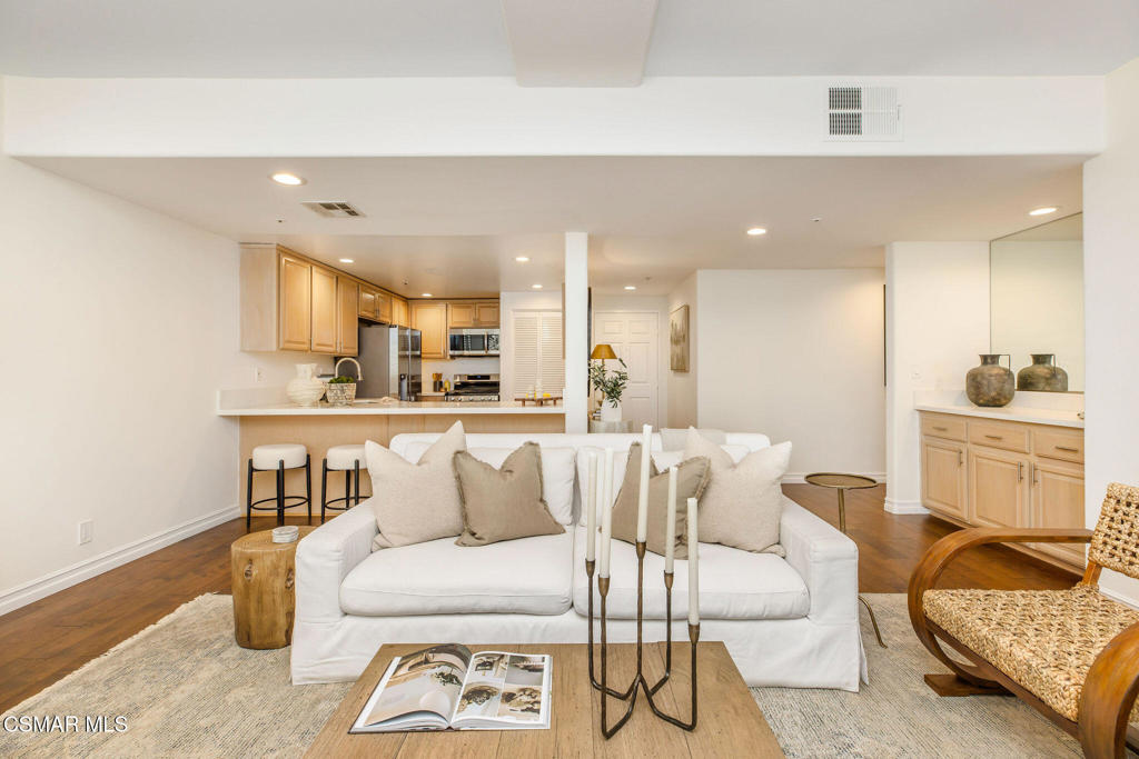 11920 Goshen Avenue 202