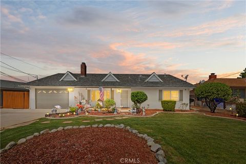 Photo of 11980 Auburn Avenue, Yucaipa, CA 92399 (MLS # CV26104476)