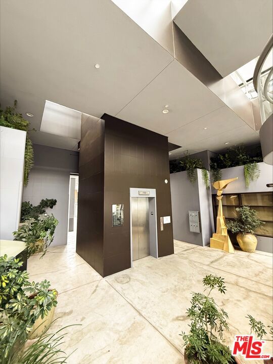 8500 Melrose Avenue 210