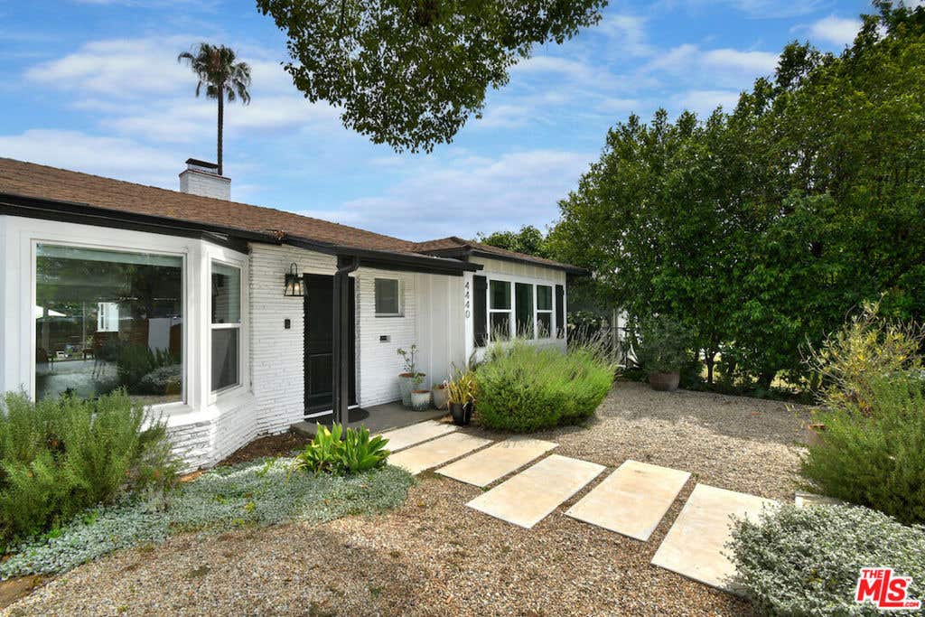 Photo of 4440 Irvine Avenue, Studio City, CA 91602 (MLS # 26666395)
