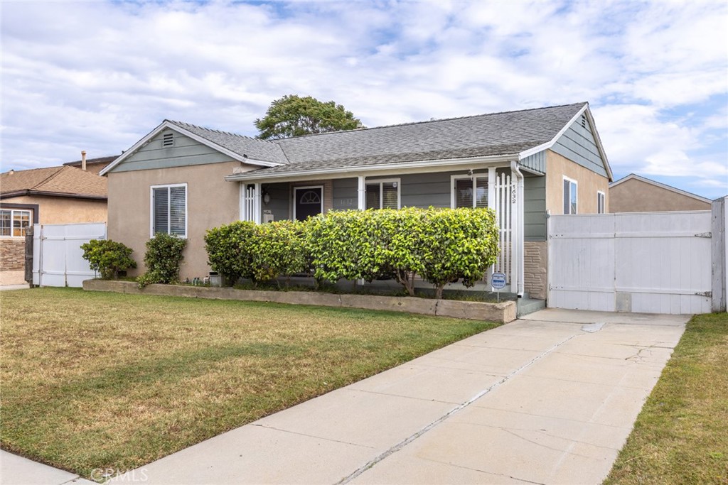 1632 W Gardena Boulevard