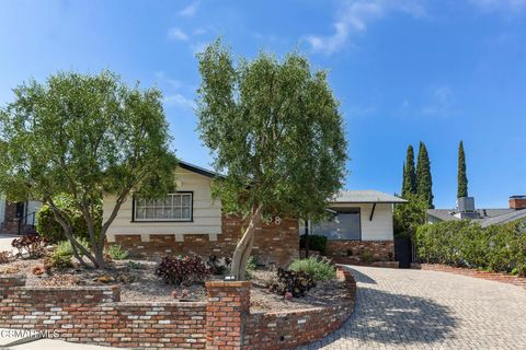 Photo of 22438 Venido Road, Woodland Hills, CA 91364 (MLS # 226002257)