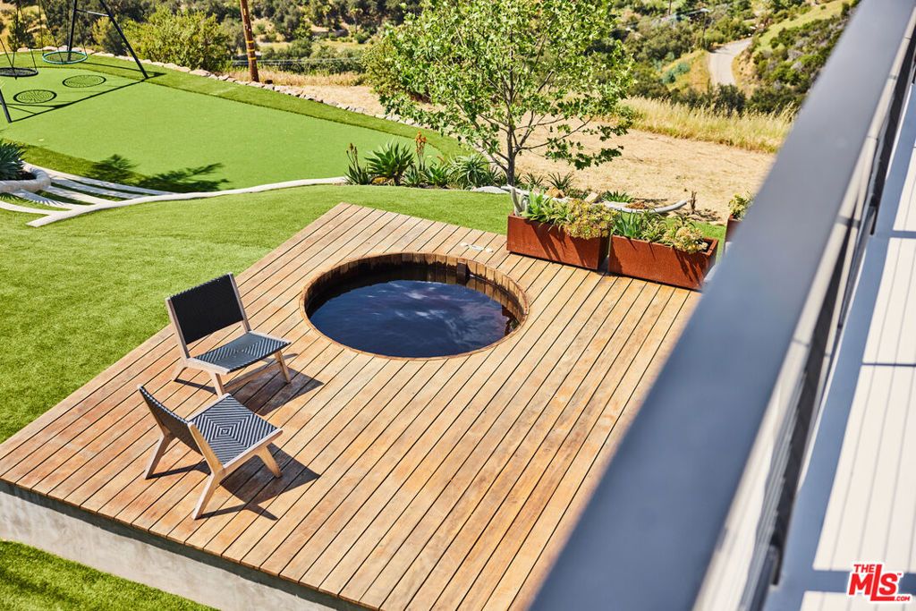 Photo of 2543 S Foose Road, Malibu, CA 90265 (MLS # 26709489)