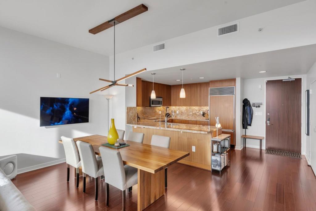 38 N Almaden Boulevard 2007