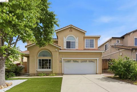 Photo of 2415 Crystal Way, Antioch, CA 94531 (MLS # 41132327)