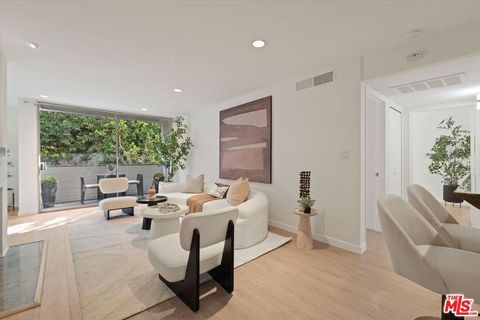 Photo of 429 N Oakhurst Drive #203, Beverly Hills, CA 90210 (MLS # 25621847)