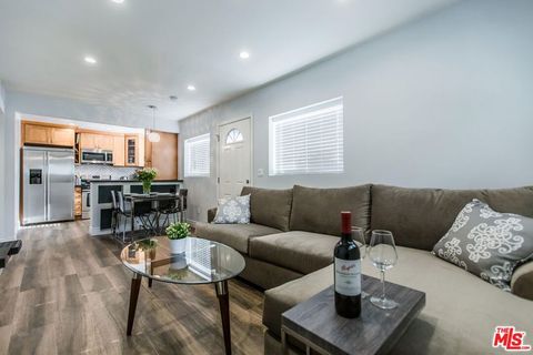Photo of 4407 Irvine Avenue, Studio City, CA 91602 (MLS # 25627167)