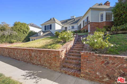 Photo of 266 Denslow Avenue, Los Angeles, CA 90049 (MLS # 26859875)