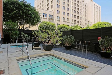 Photo of 460 S Spring Street #1303, Los Angeles, CA 90013 (MLS # IV26101540)