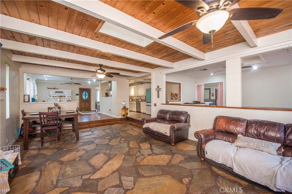Photo of 9348 Locust Ave, Fontana, CA 92335 (MLS # TR25240304)