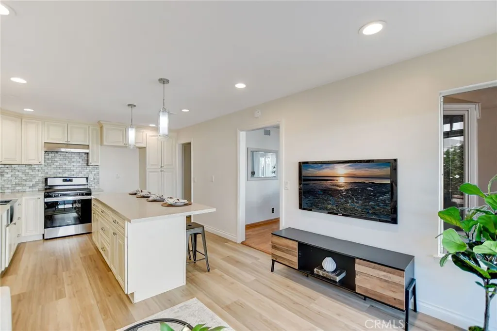 San Dimas, California 91773, United States, 4 Bedrooms Bedrooms, ,3 BathroomsBathrooms,Residential,Active,220290