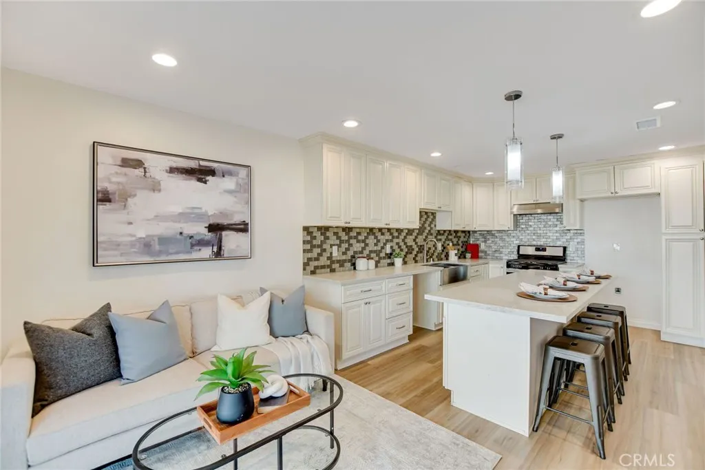 San Dimas, California 91773, United States, 4 Bedrooms Bedrooms, ,3 BathroomsBathrooms,Residential,Active,220290