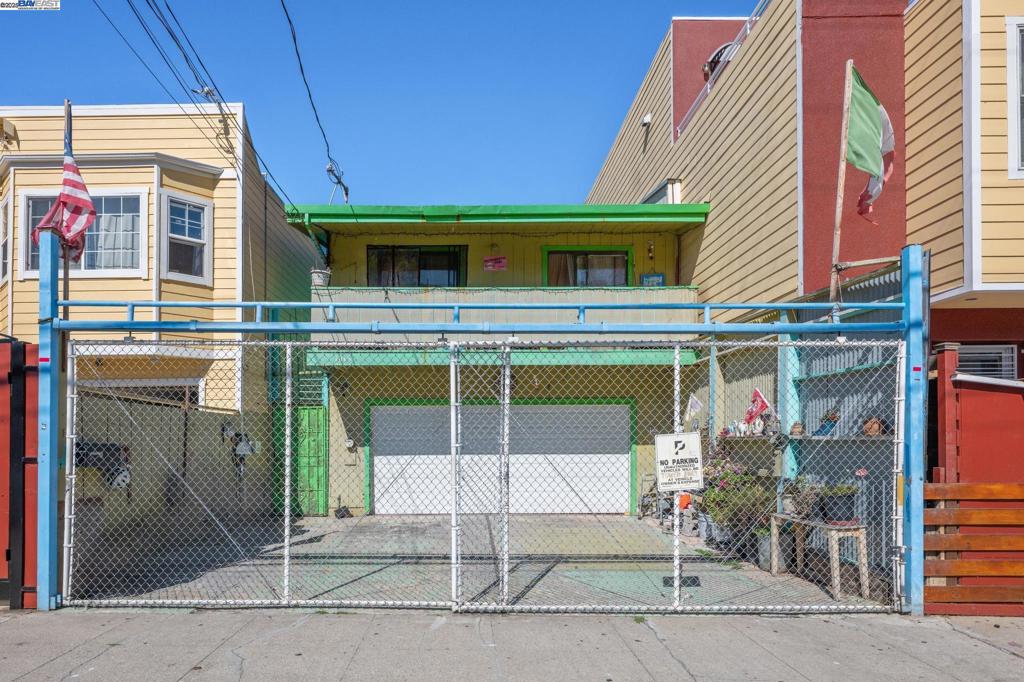Discover a rare opportunity to own a home at 1018 Gilman Ave in the heart of San Francisco! This 4-bedroom, 3-bathroom home, spanning 1,192 square feet, is ready for your personal touch. With solid bones and a prime location, it’s the perfect canvas for creating your dream space. Ideal for buyers looking to customize a home to their exact vision, this property offers a spacious layout with ample potential. Relish the charm of a vibrant neighborhood, steps from Bayview Park, with easy access to local dining and transit. Don’t miss your chance to transform this gem into a modern masterpiece. Schedule a viewing today and unlock the potential of 1018 Gilman Ave!