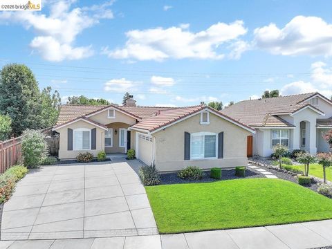 Photo of 1230 Arlington Way WAY, Brentwood, CA 94513 (MLS # 41134885)