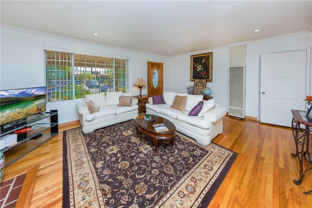 7545 Riverton