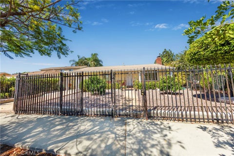 Photo of 7545 Riverton AVE, Sun Valley, CA 91352 (MLS # BB26196472)