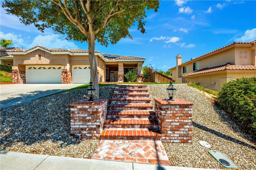 23476 Bending Oak Court