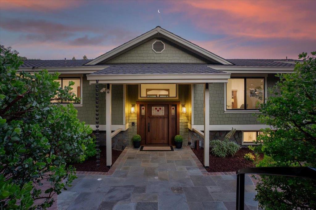 16565 Oak View Circle