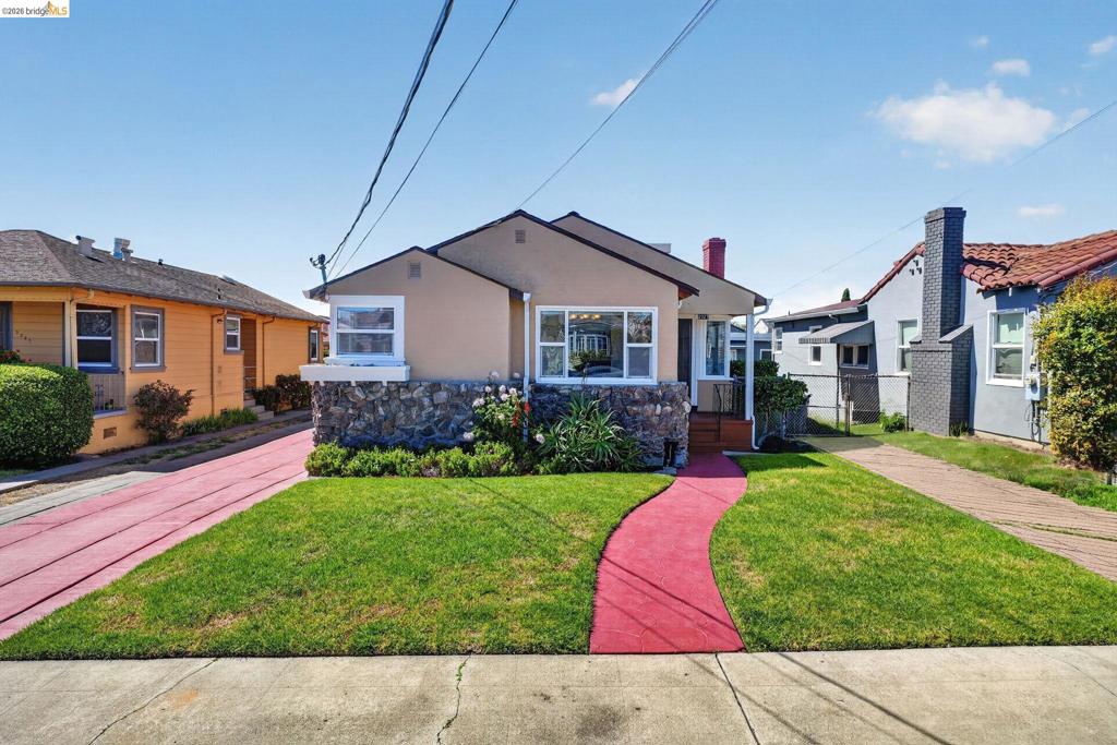 2327 Maywood Ave