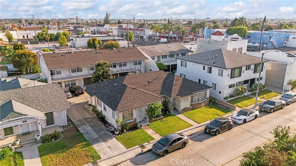 2616 Broadway